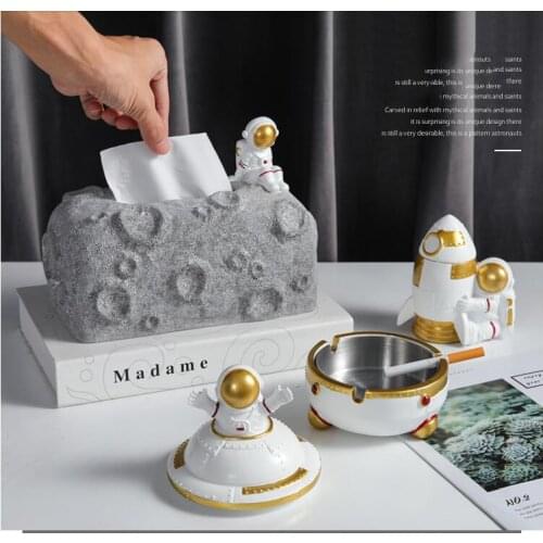 Nordic Astronaut Tissue Box Ashtray Toothpick Holder Resin Ornaments Art Home Livingroom Dining Table Figurine Decoration Crafts