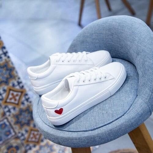 Women Canvas Shoes Casual Flats Heart Lace-up Fashion Ladies Designer White Sneakers Spring/Autumn Shoes Woman Fashion Shoes