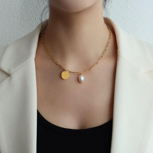 2021 New Arrivals Fashion 18 K Gold Plated Baroque Pearl Round Pendant Necklace Woman 316 l Stainless Steel Jewelry Never Fade