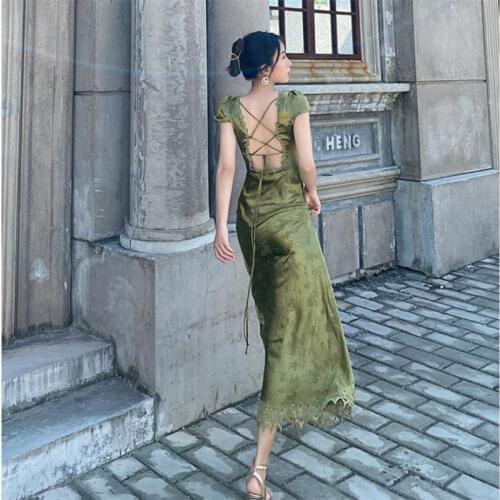 2021 new fashion ladies retro sexy temperament V-neck holiday dress