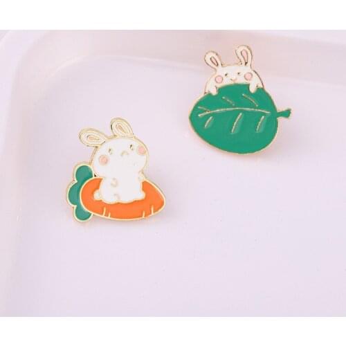 Cute Cartoon Rabbit Carrot Enamel Brooches For Friends Funny Bunny Vegetables Lapel Badge Pins Bag Clothes Jewelry Gifts