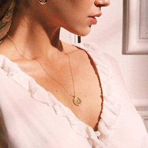 Cold wind niche fashion retro personality rose print coin round necklace ladies simple and popular all-match sweater metal chain