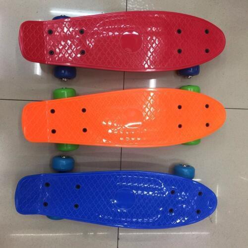 Free Shipping Direct Explosion Of 17 Inch Fish Plate Child Scooter 4 Wheel Skateboard Snake Board Flat Board PU Wheels Skate