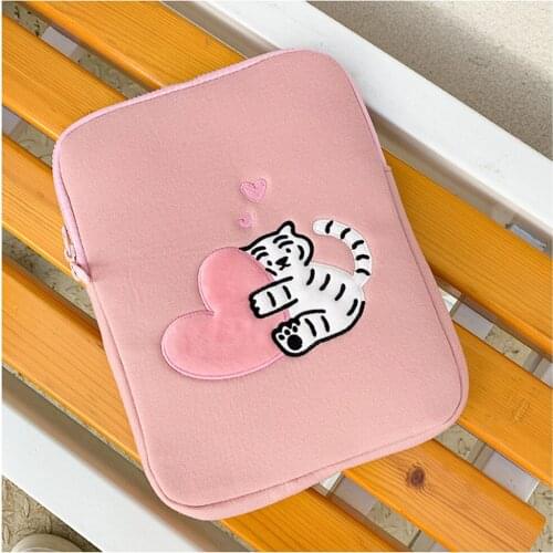 Cute Tiger Love Heart iPad Pouch for iPad 10.5 11 12.9 Inch Liner Bag 15 Inch Macbook Air Pro Samsung Tablet Laptop Liner Bag