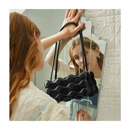 Popular pearl handbag bag female 2021 new trendy fashion messenger wave pattern one-shoulder small square bag