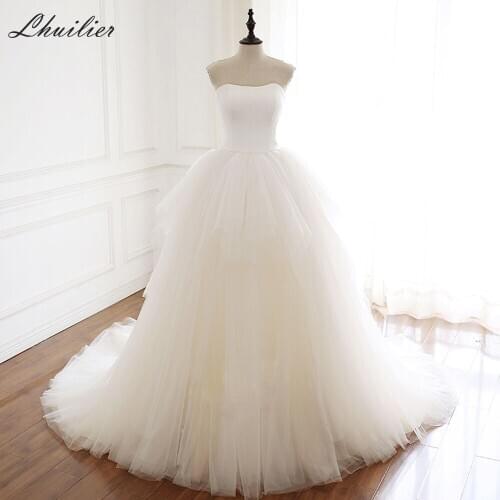 Lhuilier A-line Strapless Tulle Wedding Dresses 2020 Floor Length Sleeveless Sweep Train Tiered Simple Bridal Dress Corset Back