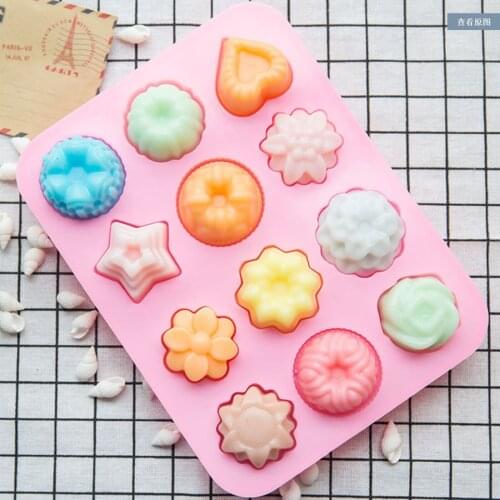 12 Even Chocolate Mould Cavity Silicone Flower Rose Chocolate Cake Soap Mold Ice Trays Baking Mould Cake Decorating Wholesale