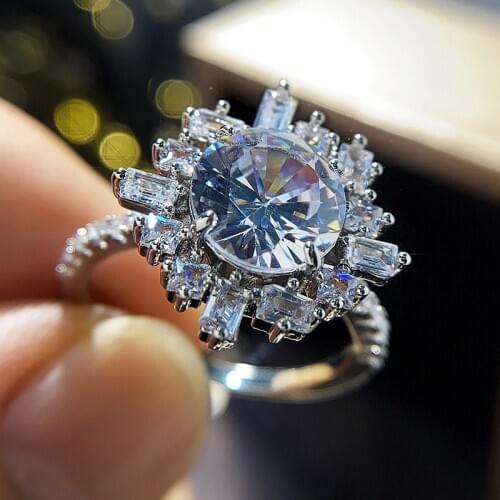 Huitan Shiny Crystal Zirconia Women Wedding Rings Modern Design Delicate Anniversary Gift for Lady Trendy Jewelry Ring Wholesale