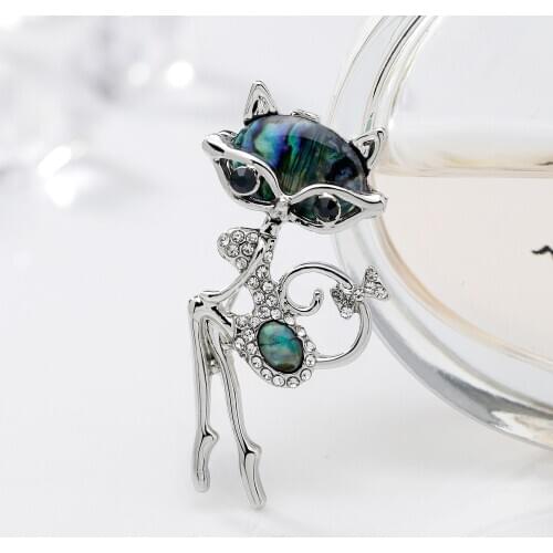 Cute Sexy Fox Brooch Black Eye Crystal Animal Natural Shell Brooches for Women Corsage Pins Jewelry Accessories