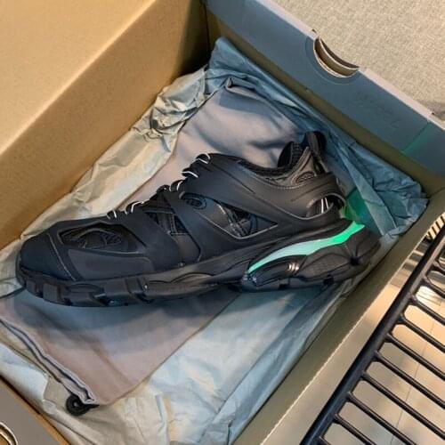 2021 New Led Men Running Shoes Women Running Shoes Outdoor Jogging Lovers Leisure Fashion Adults Men Outdoor High quality fabric