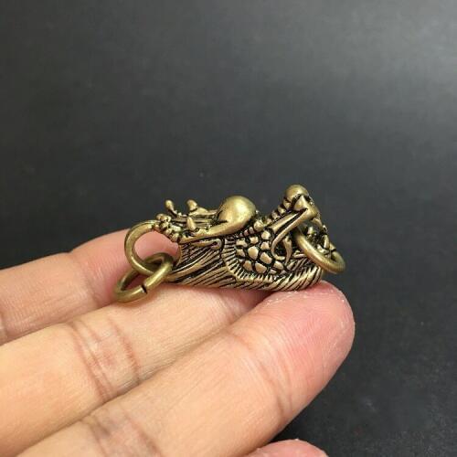 Collectable Chinese Brass Carved Dragon Head Exquisite Small Pendant Statues