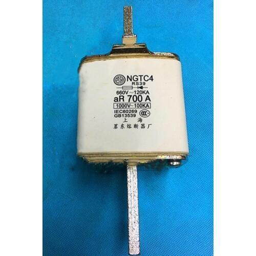 Fuses: RS39 700A 660V/1000V NGTC4 aR / RS39 900A 1140V / RS39 1000A 660V/1000V NGTC4 / RS39A 690V 800A aR
