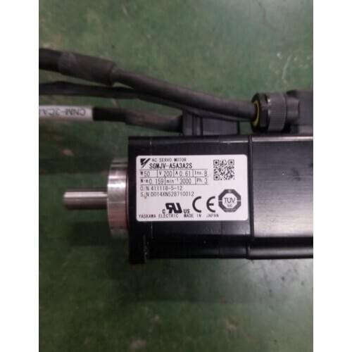 SGMJV-A5A3A2S servo motor , used in good condition . 85% appearance new , good working , free shipping