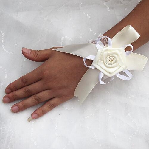 Cheap Handmade Satin Rose Flower Wedding Wrist Flower Ivory Bridesmaid Silk Corsage Hand Flowers de Mariage Color Option SW076