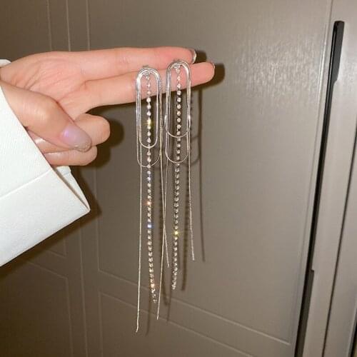 Simple Fashion Long Tassel Shining Rhinestone Dangle Earrings for Women Girls Elegant Graceful Earrings Party Jewelry 2021 New