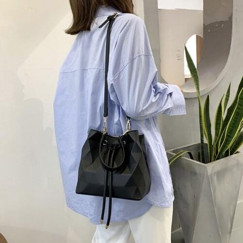 European and American High-quality Ladies Shoulder Bag 2021New Trendy Fashion Portable Diamond Shoulder Messenger Bag Bucket Bag