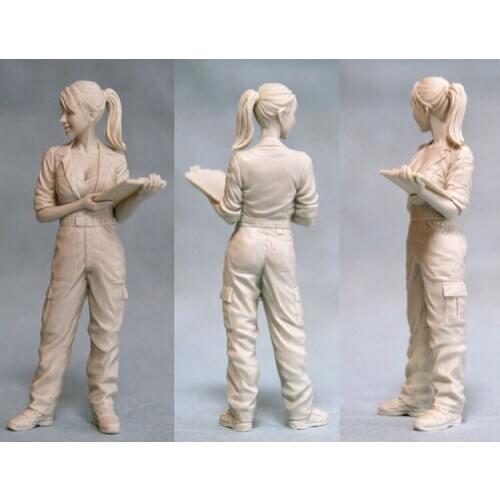 1/20 Scale Unpainted Resin Figure Female engineer collection figure