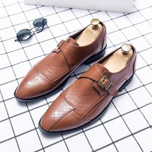 Trendy Pointed Patchwork Belt Buckle Brogue Oxfords Shoes For Men Casual Wedding Dress Footwear Flats Zapatos Hombre Vestir