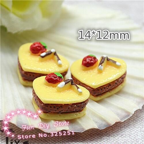 Resin heart chocolate cake with strawberry flat back food cabochon crafts for decoration 12*14mm