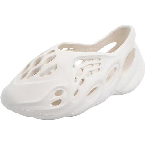 Summer New Boys Cocount Hole Shoes Girls Hollow Net Red Soft Bottom Beach Sandian Childrens Lightweight Breathable