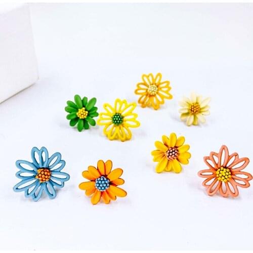 Manxiuni Fashion Irregular Daisy Earrings for Women Girls 2020 Cute Flower Earrings Women Fresh Sunflower Accessories Gift