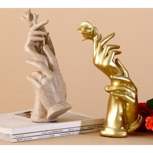 Resin Creative Hands Shape Statue Model Hand-held Rose Sculpture Aesthetic Statue Decor for Home Desktop Ornament