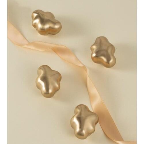 New Brass Gold Cloud Handle Single Hole Drawer Cupboard Wardrobe Shoe Cabinet Door Knob Creative Decorative Furniture Pulls Diy