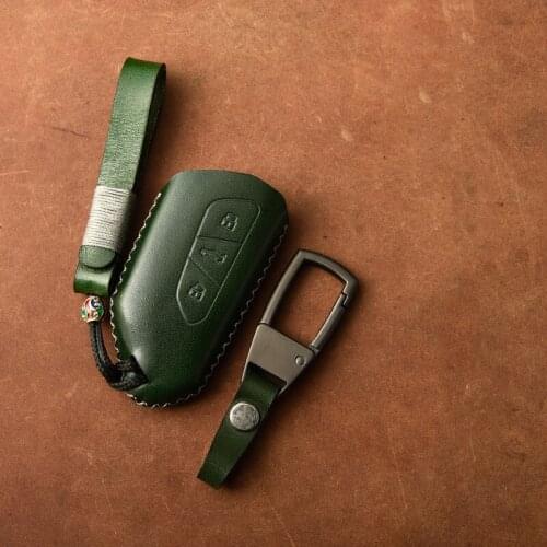 Genuine Leather Car Remote Key Case Cover For Volkswagen VW Golf 8 MK8 For Skoda Octavia Key Protector Shell Bag Accessories