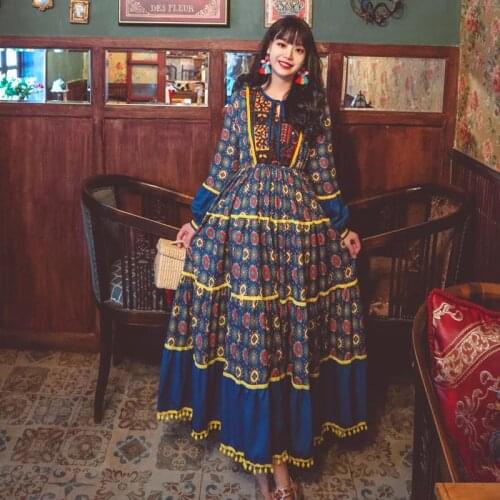 Make web celebrity with restoring ancient ways with national wind heavy embroidery posed loose holiday dress three color printin