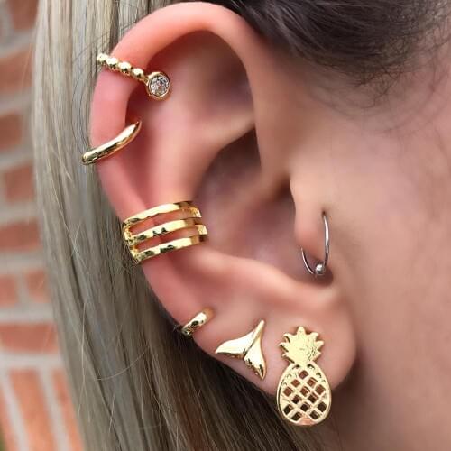 ALYXUY Stud Earrings