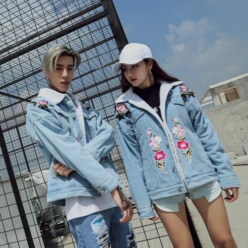 2018 Vintage Slim Denim Jacket Flower Birds Pattern Embroidery Long Sleeves Jeans Jacket Women Warm Lambswool Liner Denim Coats