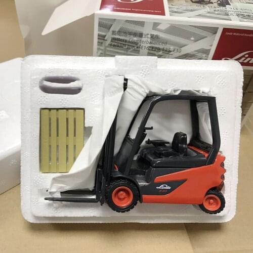 1:25 Alloy Car Model Linde Electric Balance Forklift Construction Machinery Decoration Scene Collection Display Decoration Gift