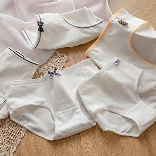 Pure White Shorts Female Cotton Croth Seamless Panties For Women Girls Kawaii Lingerie Menstrual Panties Absorbents Middle Waist