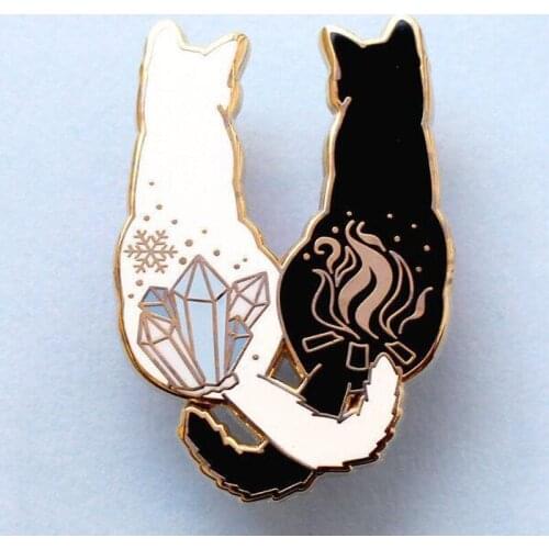 2021 New cute cat brooch black cat white cat side by side brooch child cute animal brooch gift backpack clothing pendant pin