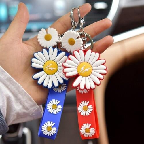 New little daisy flower keychain three chrysanthemum leather rope creative personality pendant accessories gifts