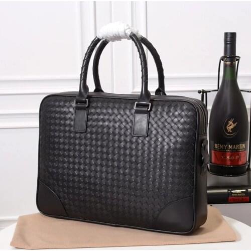 2021 New Genuine Leather Handbag Cowhide Business Briefcase High Quality Luxury Commercial Computer Messenger Woven Bags