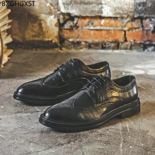 Formal Brogue Shoes Man Black Oxford Dress Shoes Mens Pointed Toe Fashion Party Shoes for Men 2021 Chaussure De Homme Zapatos