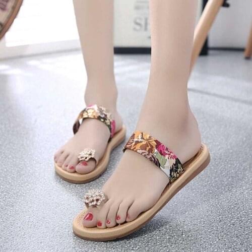 2021 New Fashion Summer Womens Non-Slip Sandals Flat Beach Slippers Pearl Sandals Toe Slippers Summer Shoes Women Shoes Hot