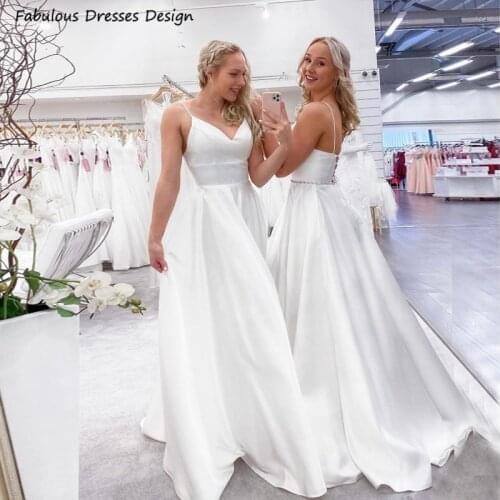 Alluring V-neck Backless Prom Dresses White Satin A Line Spaghetti Strap Crystal Long Evening Dress Party 2021 Vestido De Festa