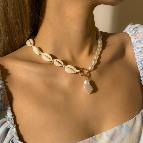 Trendy Handmade Pearls Strand Beaded Choker Necklace For Women Bohemian Shell Short Pearl Pendant Necklace Collar Jewelry