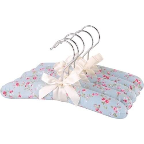 Cotton Fabric Sponge Wood Hanger Creative Elegant Non-Slip Hook Hanger For Women Foam Sweater Clothes High Quality Random Colors