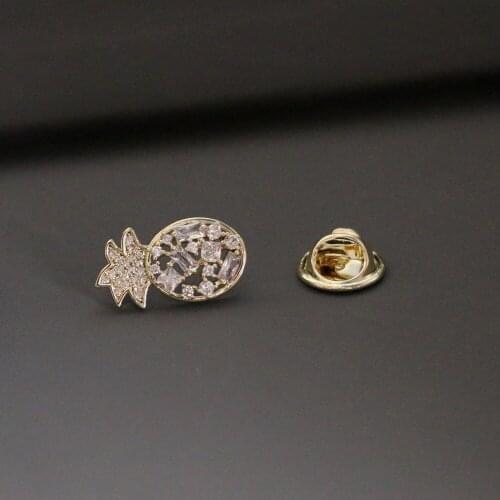 Cute Small Gold Color Zircon Pineapple Shape Brooch Pin Scarf Accessories Jewelry Anti-glare Zircon Clothes Fixed Pin