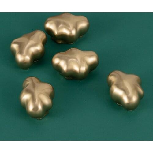2021 New Brass Gold Cloud Handle Single Hole Drawer Cupboard Wardrobe Shoe Cabinet Door Knob Decorative Furniture Pulls