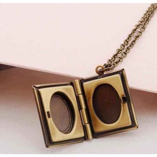 2020 Carved Vintage Style Delicate Imitation Book Locket Necklace Secret Hiding Place Photo Locket Necklace Photos Box