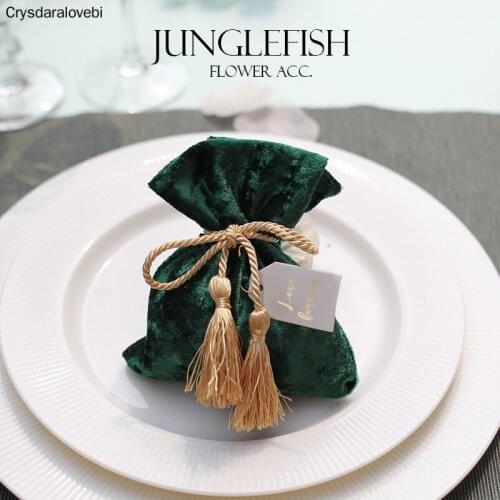 New green velvet wedding candy boxes with string and the cards 9.5*12cm luxury gift pouches event party supplies favors bag