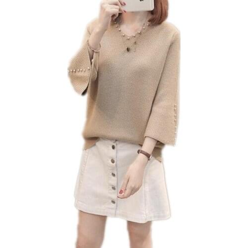 2018Sweet Fashion Flare Sleeve Women Autumn Winter Short Knitted Sweater Pullovers With Beading V-Neck Women Bottom Sweater Q612