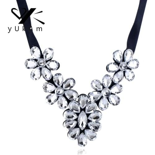 YUKAM Chokers On The Neck