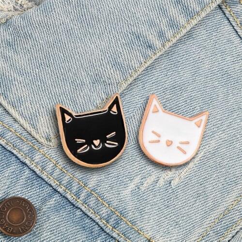 2PCS/Set Cute Kitten Animal Brooch Cartoon Black White Cat Enamel Pins Backpack Clothes Lapel Pin Couple Badges Lovers Jewelry