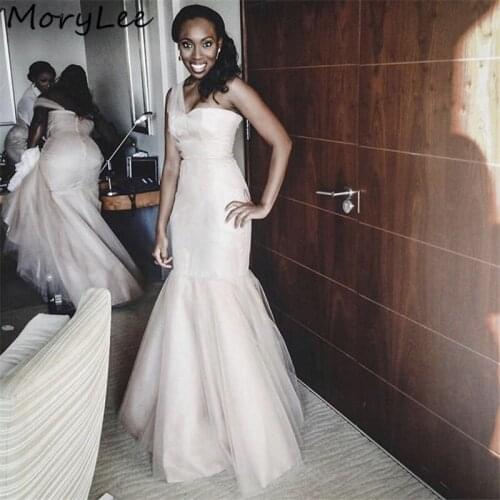 Champagne Bridesmaid Dresses One Shoulder Sleeveless Floor Length Soft Tulle Mermaid Wedding Party Dresses With Zipper Back