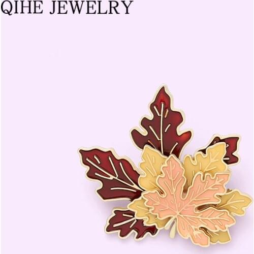 Golden Maple Leaf Soft Enamel Pin Multilayer Brooches Clothes Lapel Pins for Backpacks Plant Badge Jewelry Gift 2021 Friends